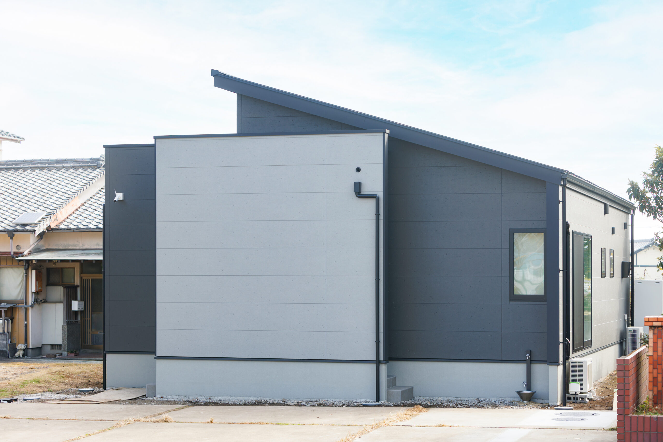 線と面でつくる、凛とした住まい